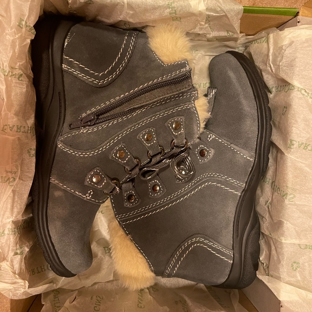 Earth Origins iron grey water resistant suede boot with fur womens size 7.5